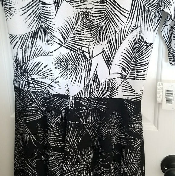 Lularoe Nicole Palm Dress - Picture 2 of 2
